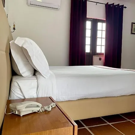 Hotell Rural A Coutada - Peniche Atouguia Da Baleia